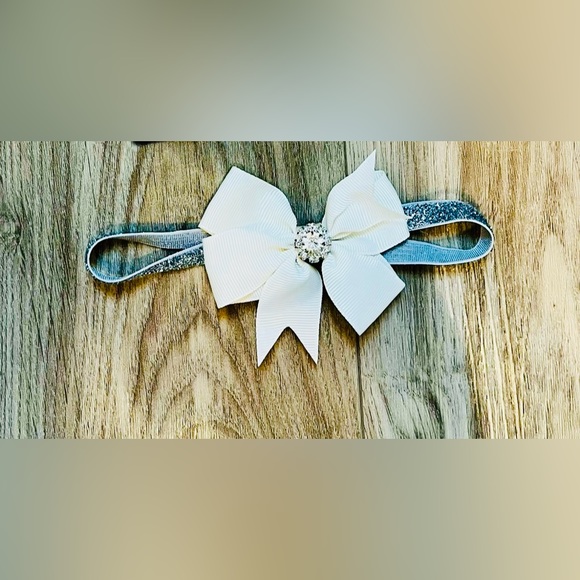BUNDLE: Baby Girl Christmas/Winter Bows - Picture 6 of 6